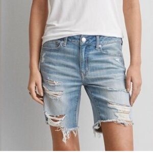 Size 4 American eagle tomgirl Bermuda Jean shorts